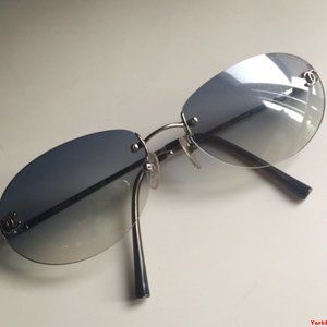 Authentic CHANEL Sunglasses style 4013.